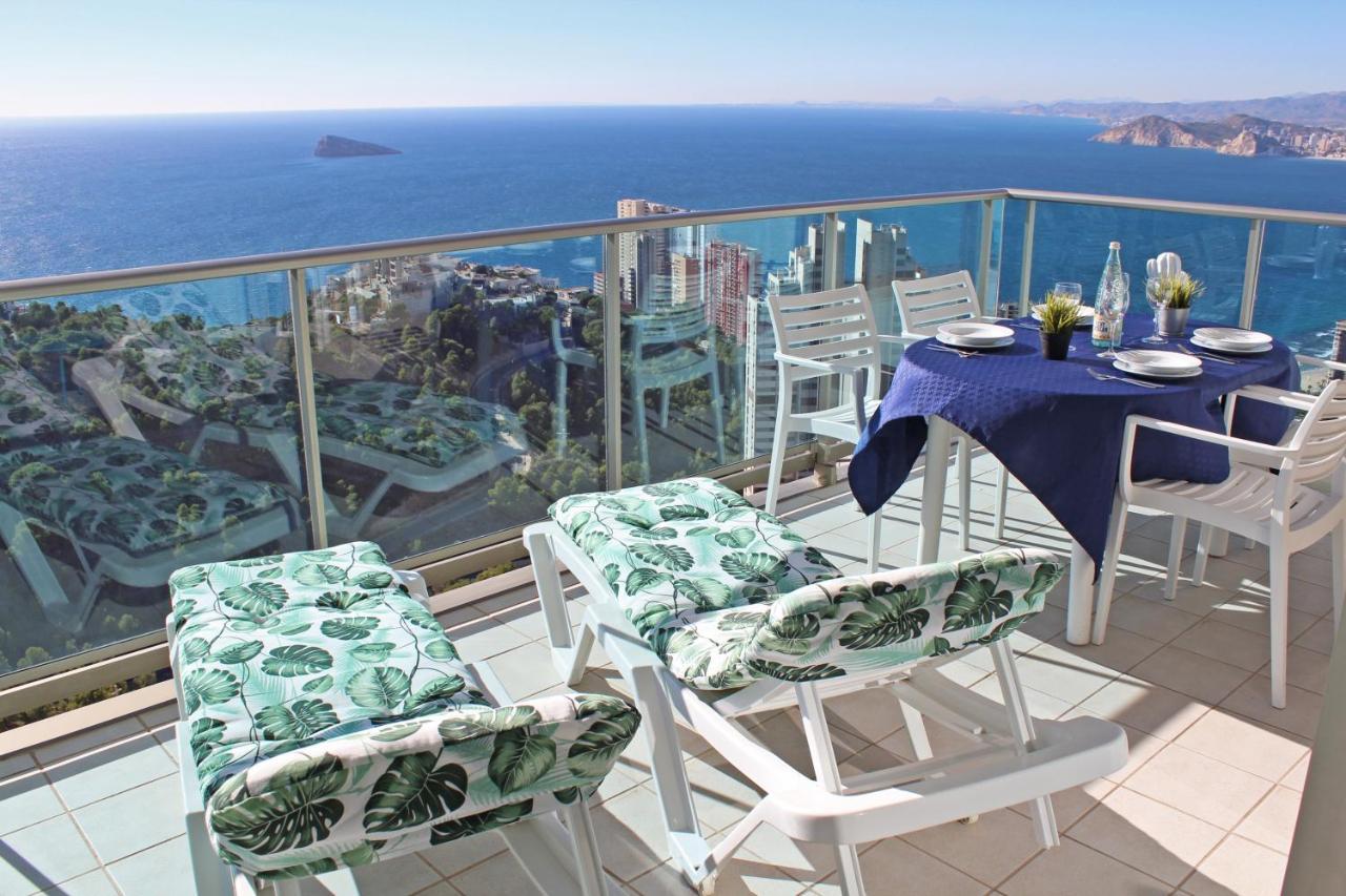 High Rise Apartment On The 39Th Floor With Private Terrace And Sea Views ベニドルム エクステリア 写真