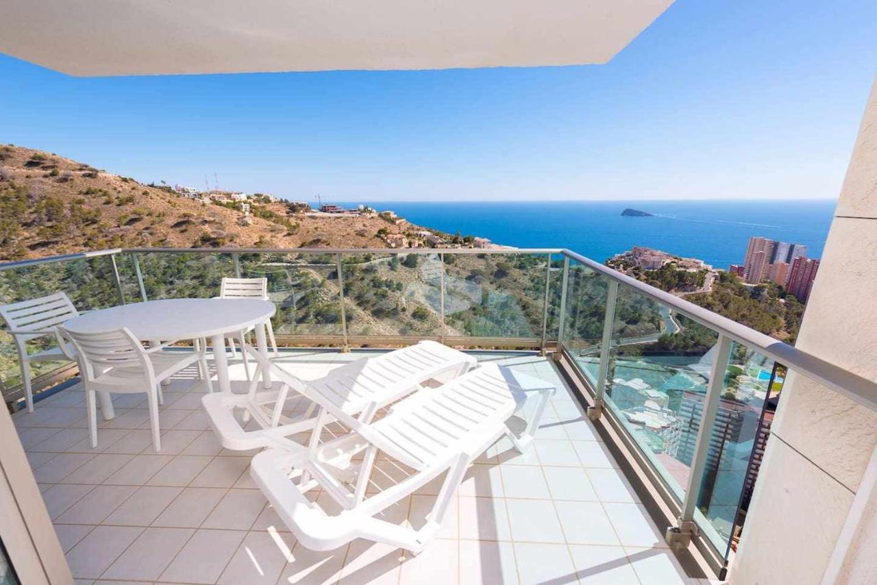 High Rise Apartment On The 39Th Floor With Private Terrace And Sea Views ベニドルム エクステリア 写真