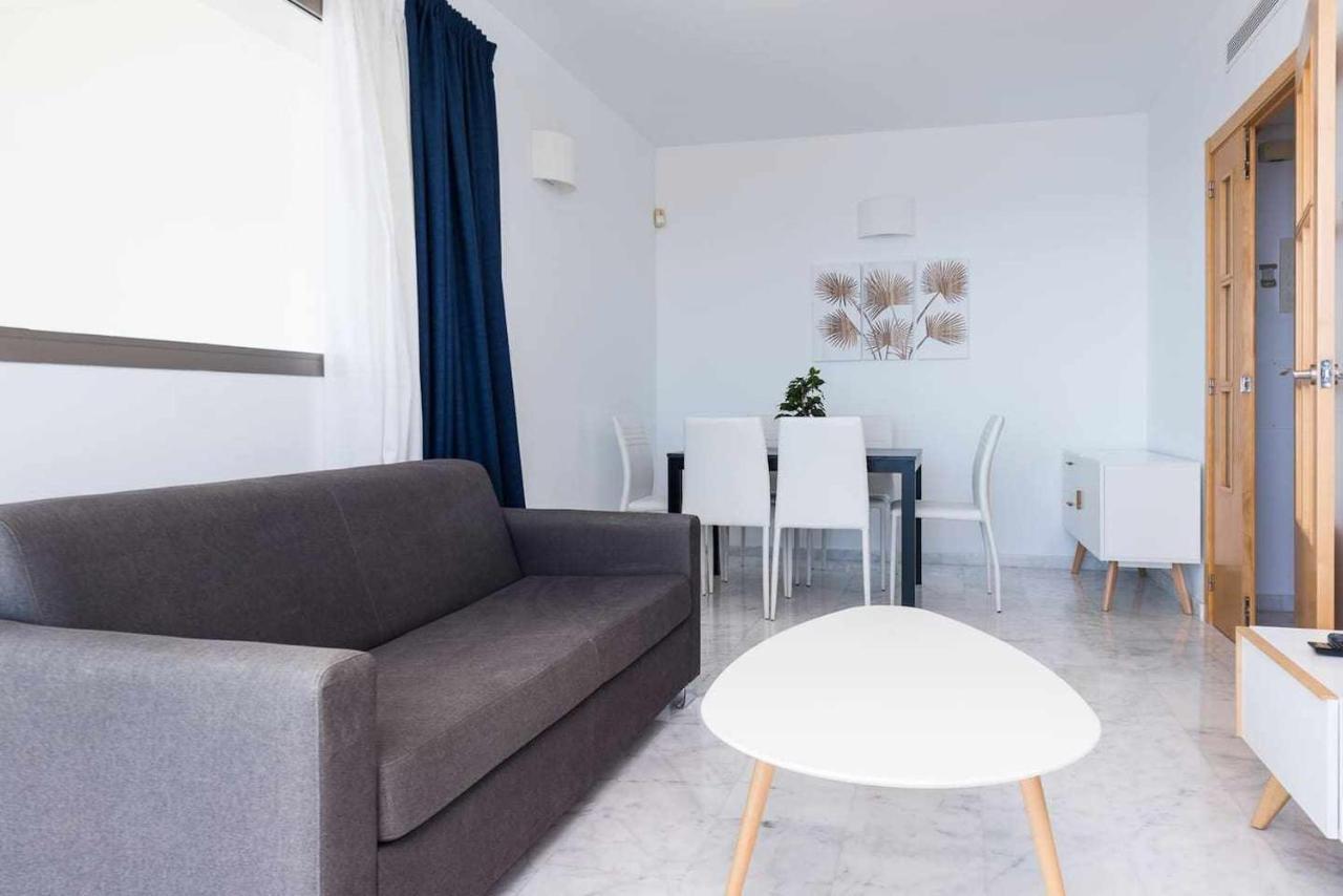 High Rise Apartment On The 39Th Floor With Private Terrace And Sea Views ベニドルム エクステリア 写真