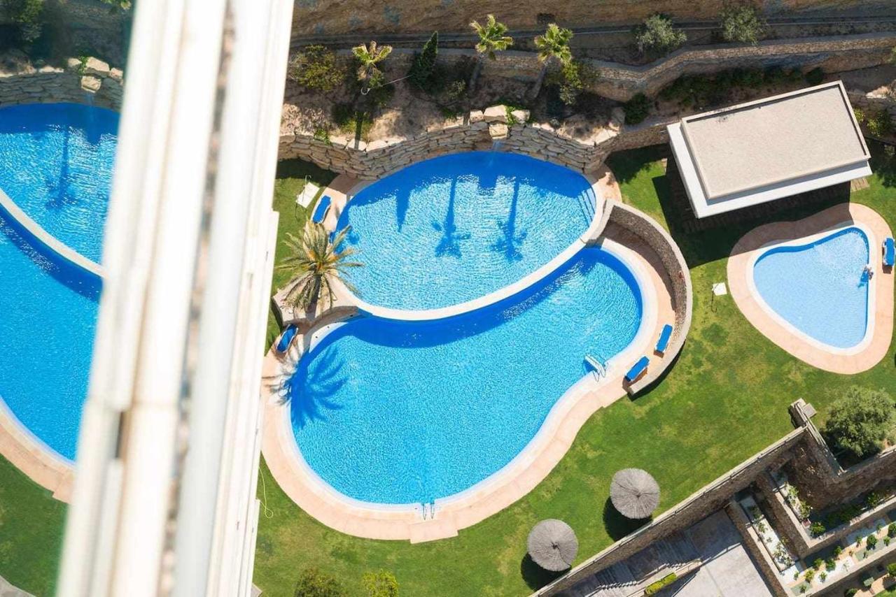 High Rise Apartment On The 39Th Floor With Private Terrace And Sea Views ベニドルム エクステリア 写真