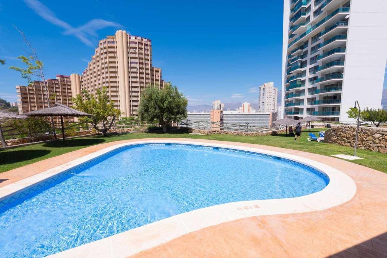 High Rise Apartment On The 39Th Floor With Private Terrace And Sea Views ベニドルム エクステリア 写真
