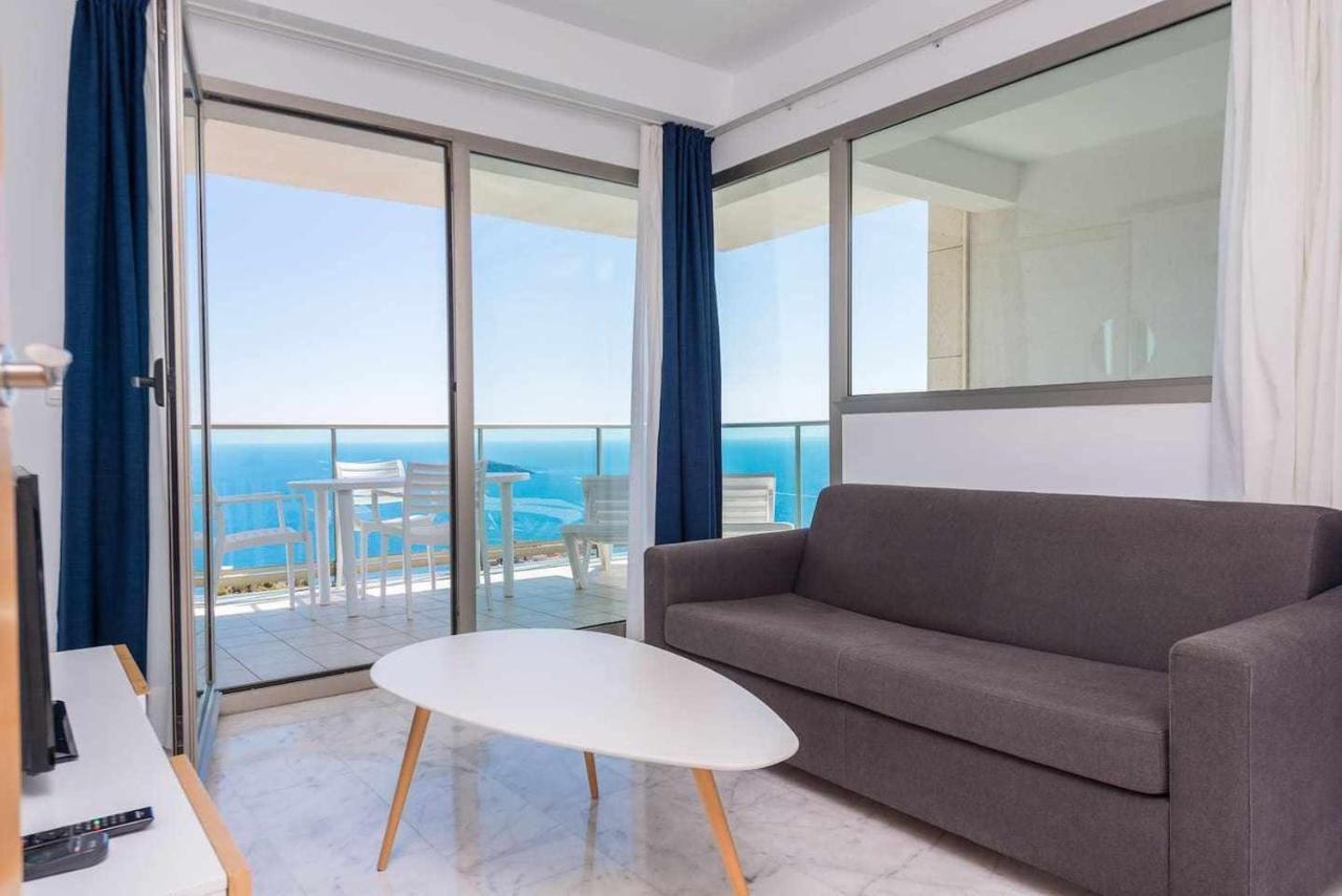 High Rise Apartment On The 39Th Floor With Private Terrace And Sea Views ベニドルム エクステリア 写真