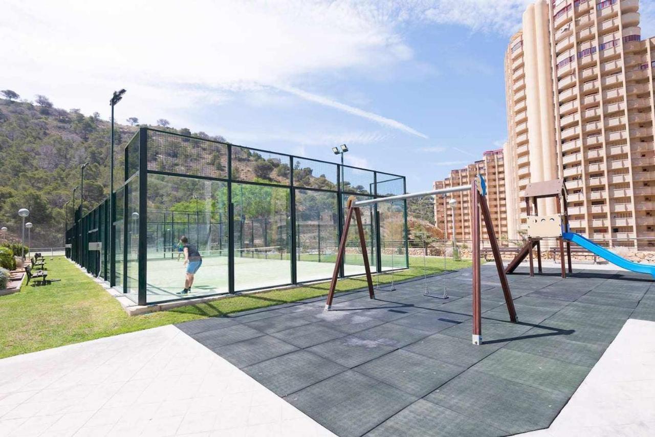 High Rise Apartment On The 39Th Floor With Private Terrace And Sea Views ベニドルム エクステリア 写真