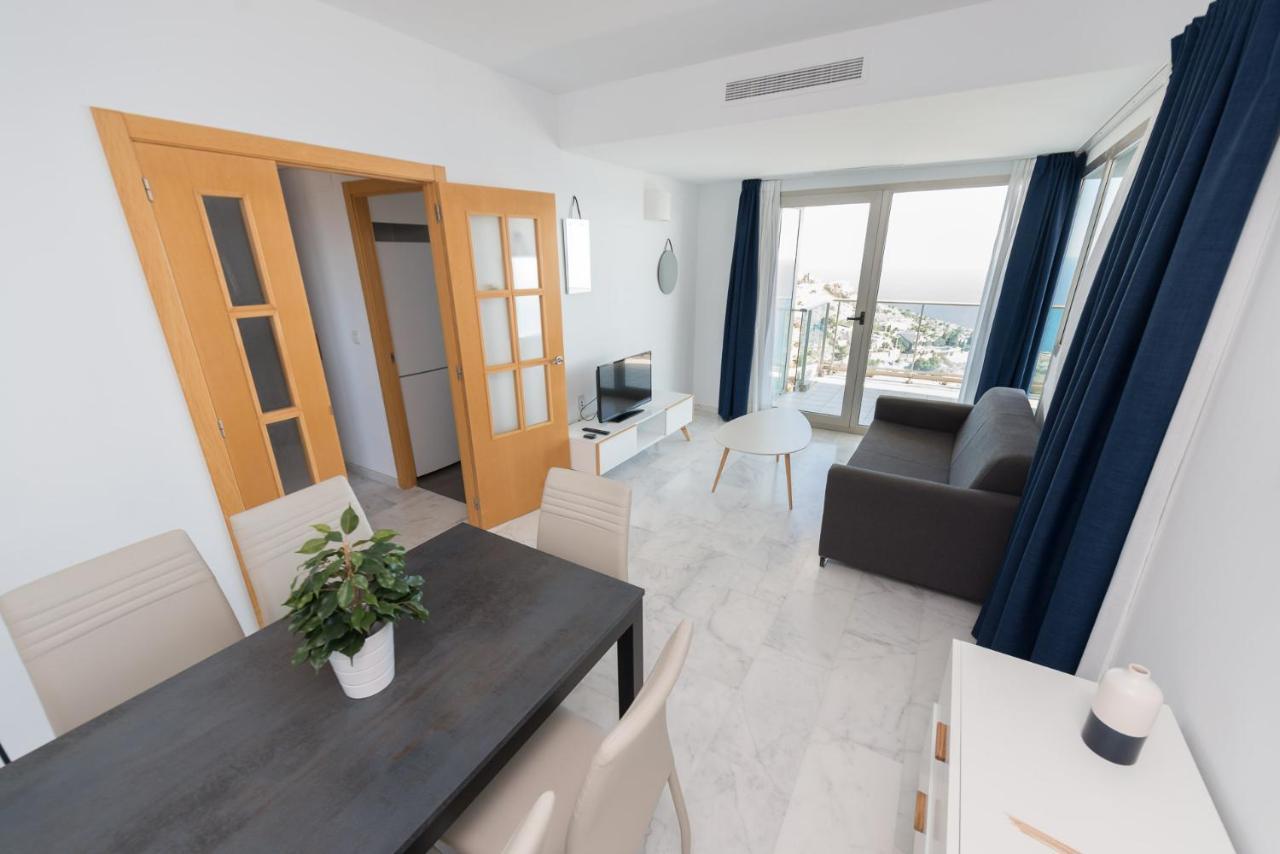 High Rise Apartment On The 39Th Floor With Private Terrace And Sea Views ベニドルム エクステリア 写真