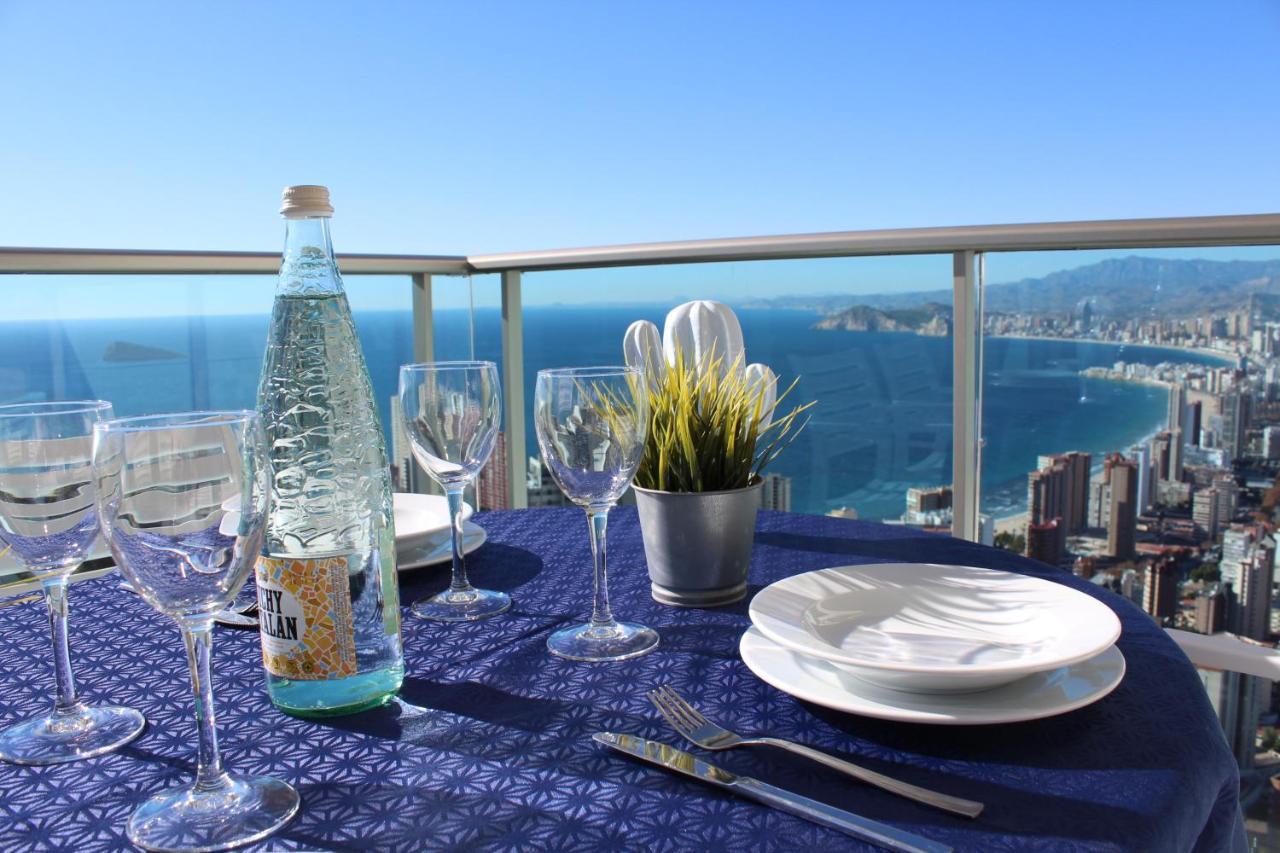 High Rise Apartment On The 39Th Floor With Private Terrace And Sea Views ベニドルム エクステリア 写真