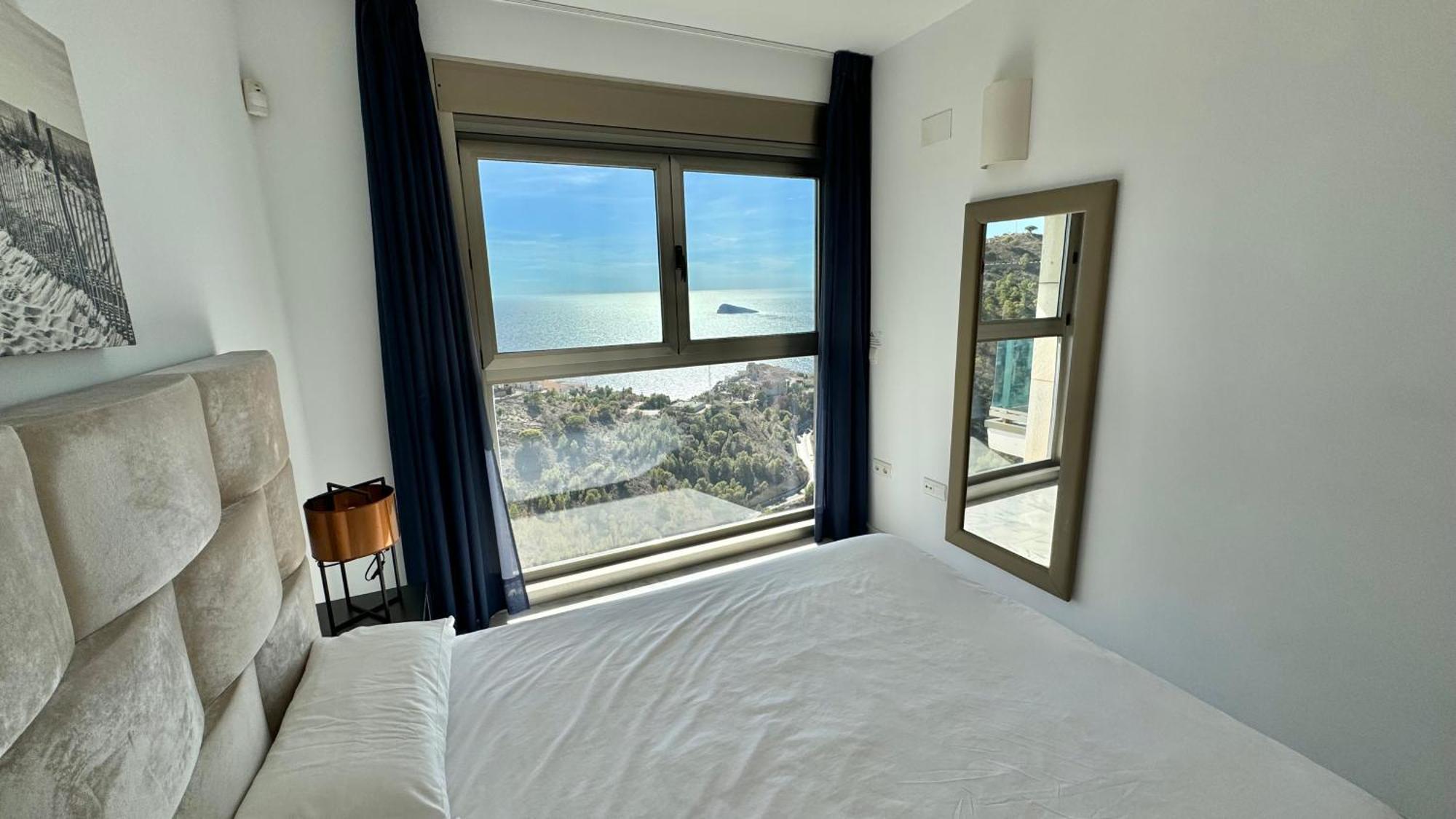 High Rise Apartment On The 39Th Floor With Private Terrace And Sea Views ベニドルム エクステリア 写真