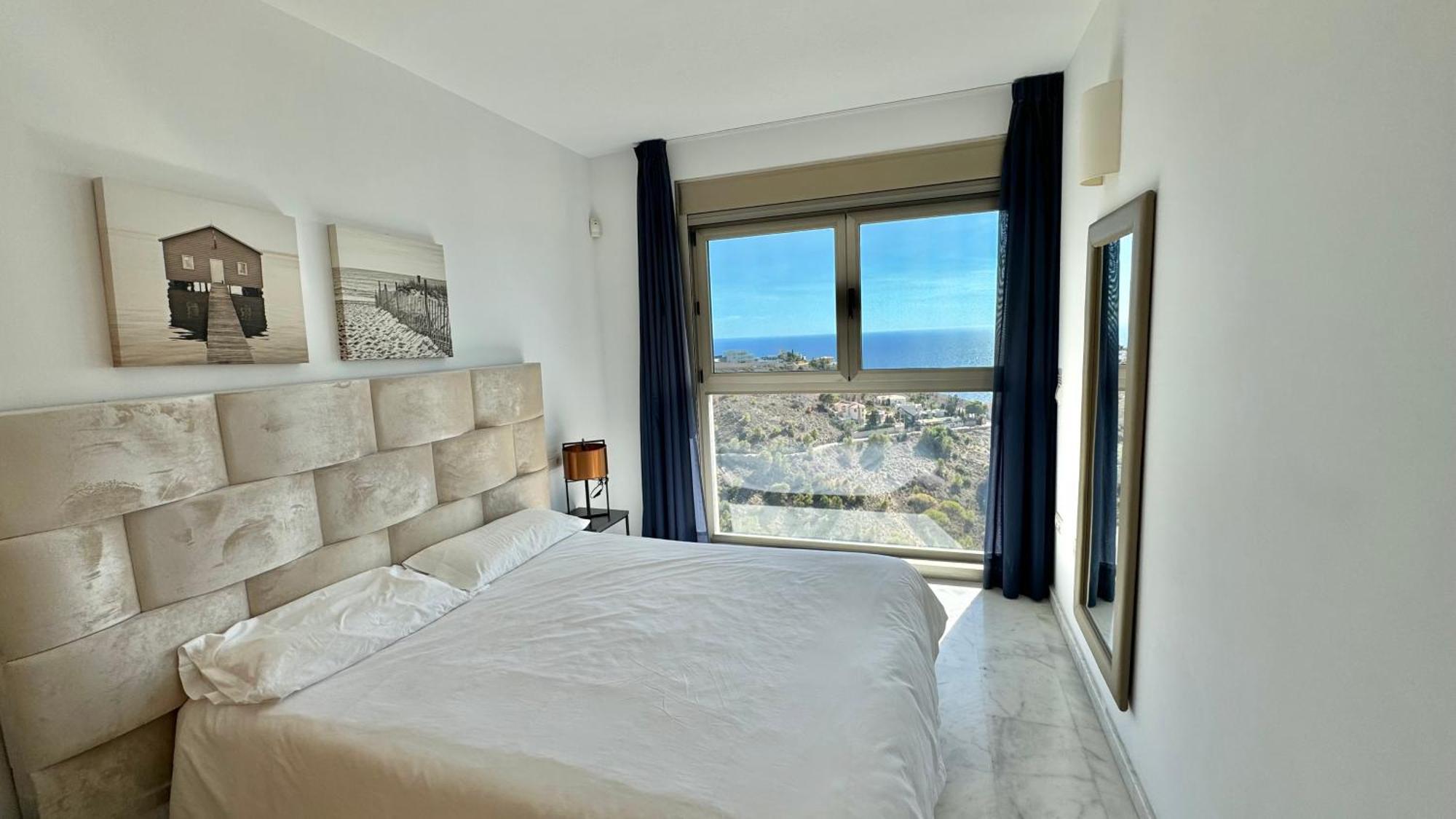 High Rise Apartment On The 39Th Floor With Private Terrace And Sea Views ベニドルム エクステリア 写真